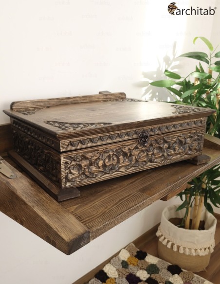 Masterfully Crafted Fine Wood Carvings and Motifs