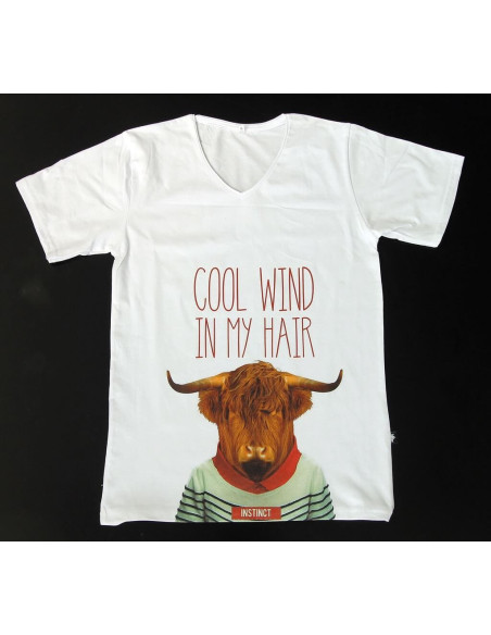 Cool wind t-shirt with charismatic bull