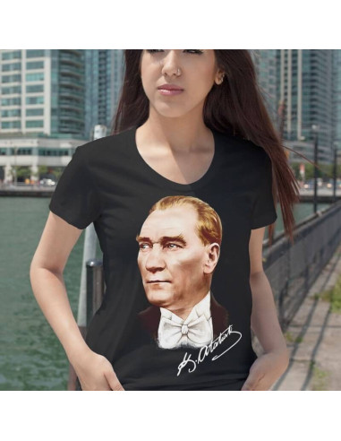 T-shirt with the drawing of the great leader Atatürk