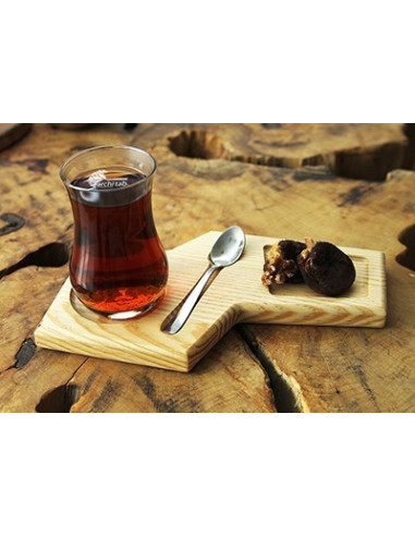 A very different wooden tea presentation plate with its angular form. Architab.Net