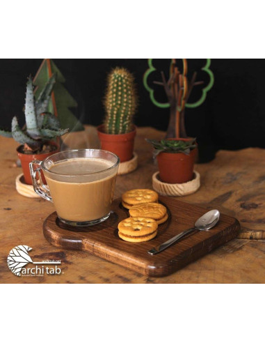 Natural wooden tea presentation plates for those who like to drink tea with a thin waist.