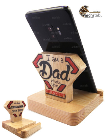 Dünyanın en iyi babasına hediye etmek için ahşap telefon standı