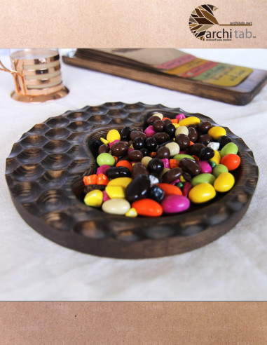 Geometric Pattern Carved Wooden Decorative Plate / Architab Workshop