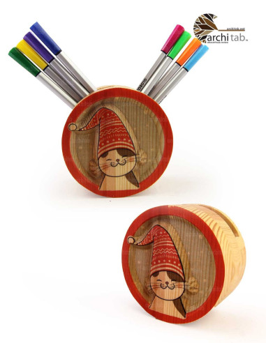 Beret cat wooden desk pen holder
