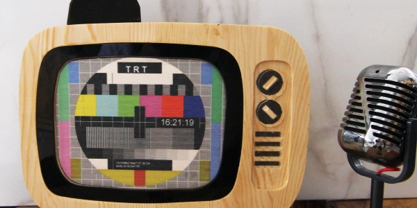 Retro Ahşap Tv